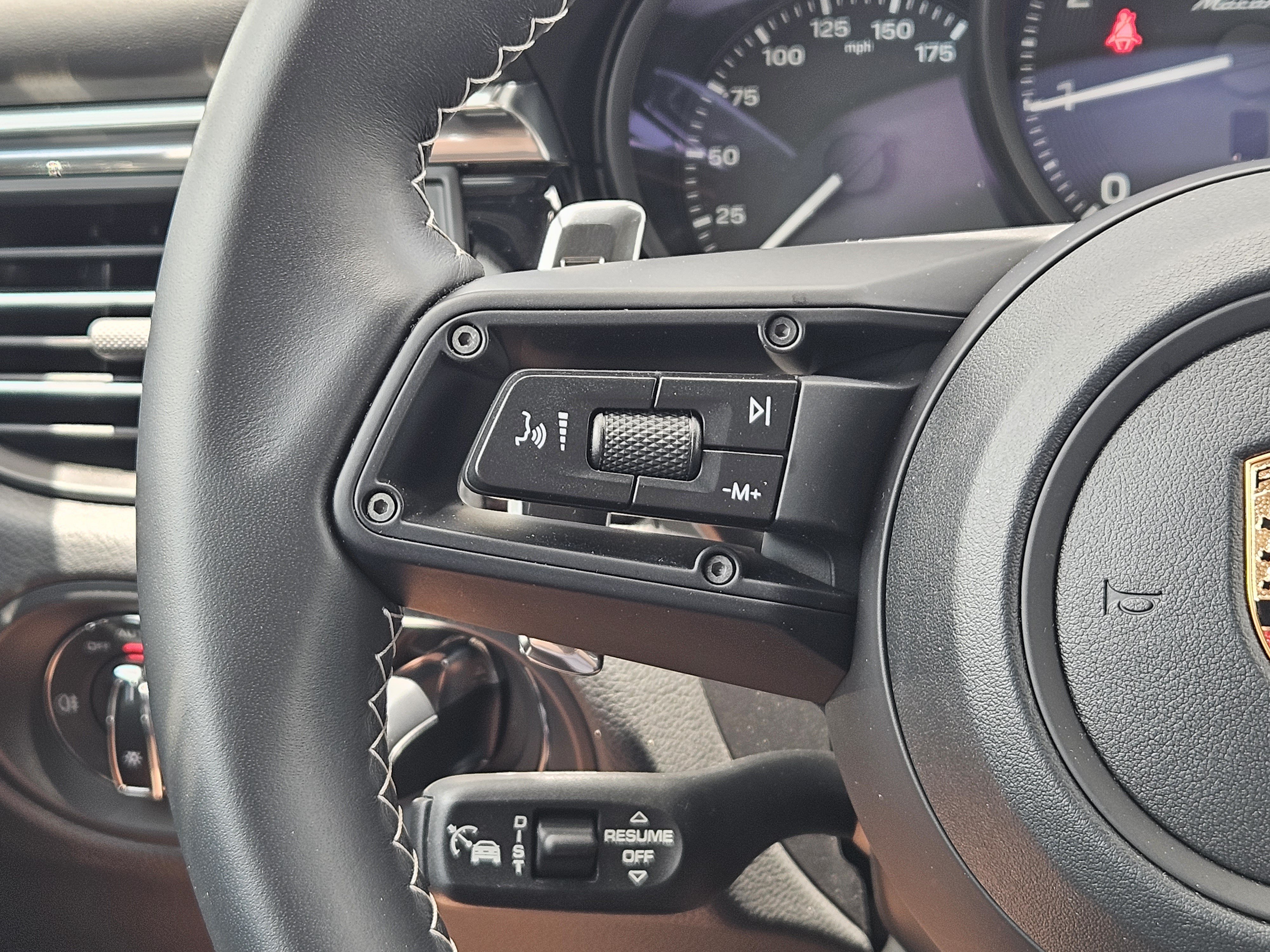 Certified 2026 Porsche Macan Turbo AWD/4WD image 27
