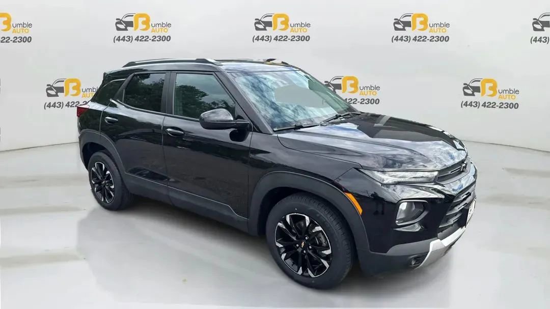 Used 2021 Chevrolet TrailBlazer LT w/ Convenience Package image 3