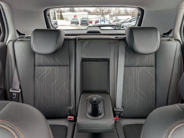 Used 2022 Chevrolet Trax LT w/ LT Convenience Package image 16