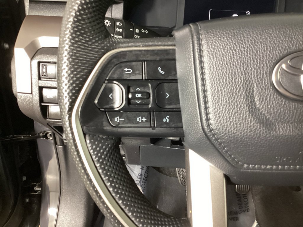 Used 2024 Toyota Tacoma SR5 AWD/4WD image 15