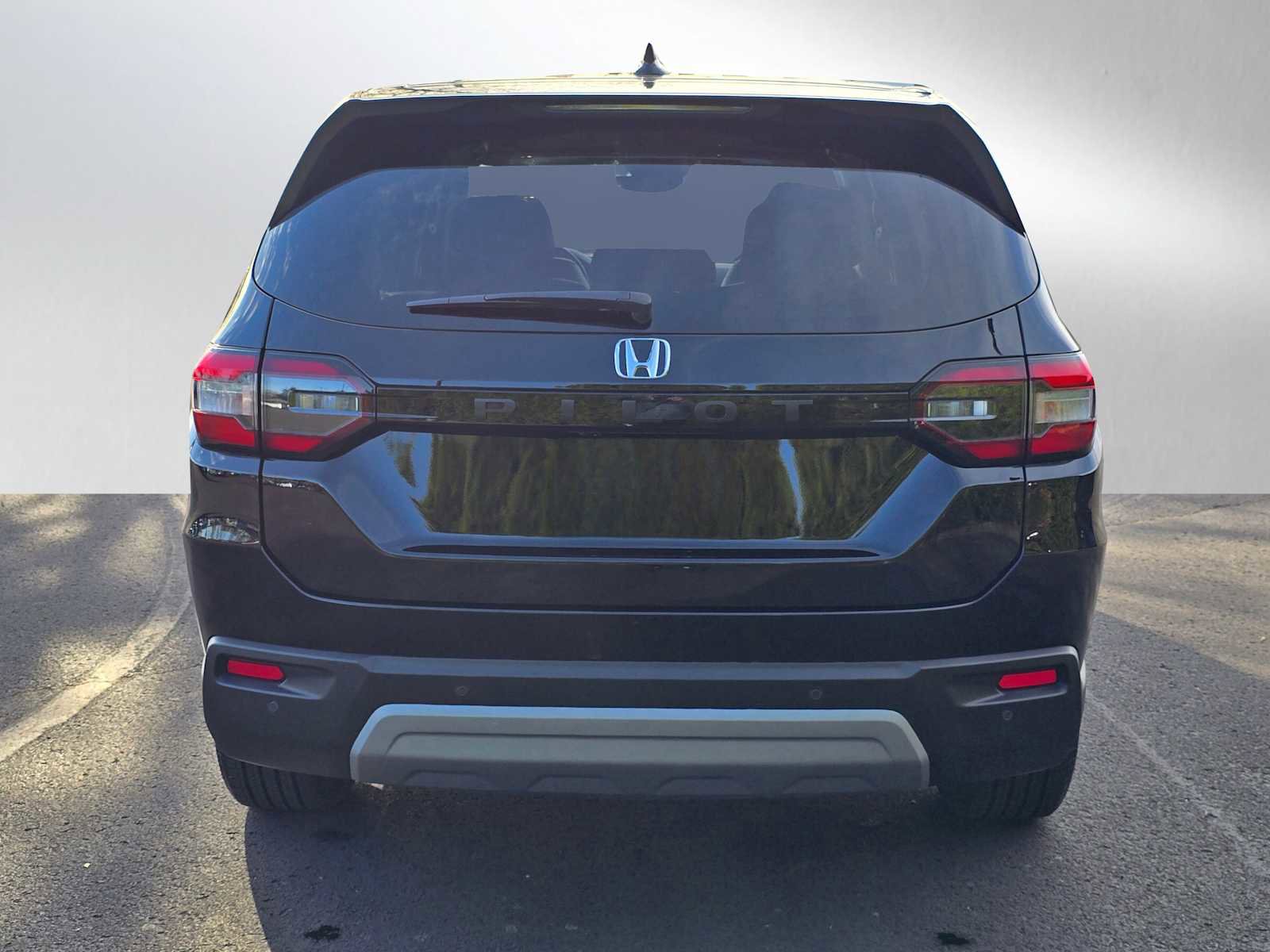 Used 2025 Honda Pilot EX-L image 4