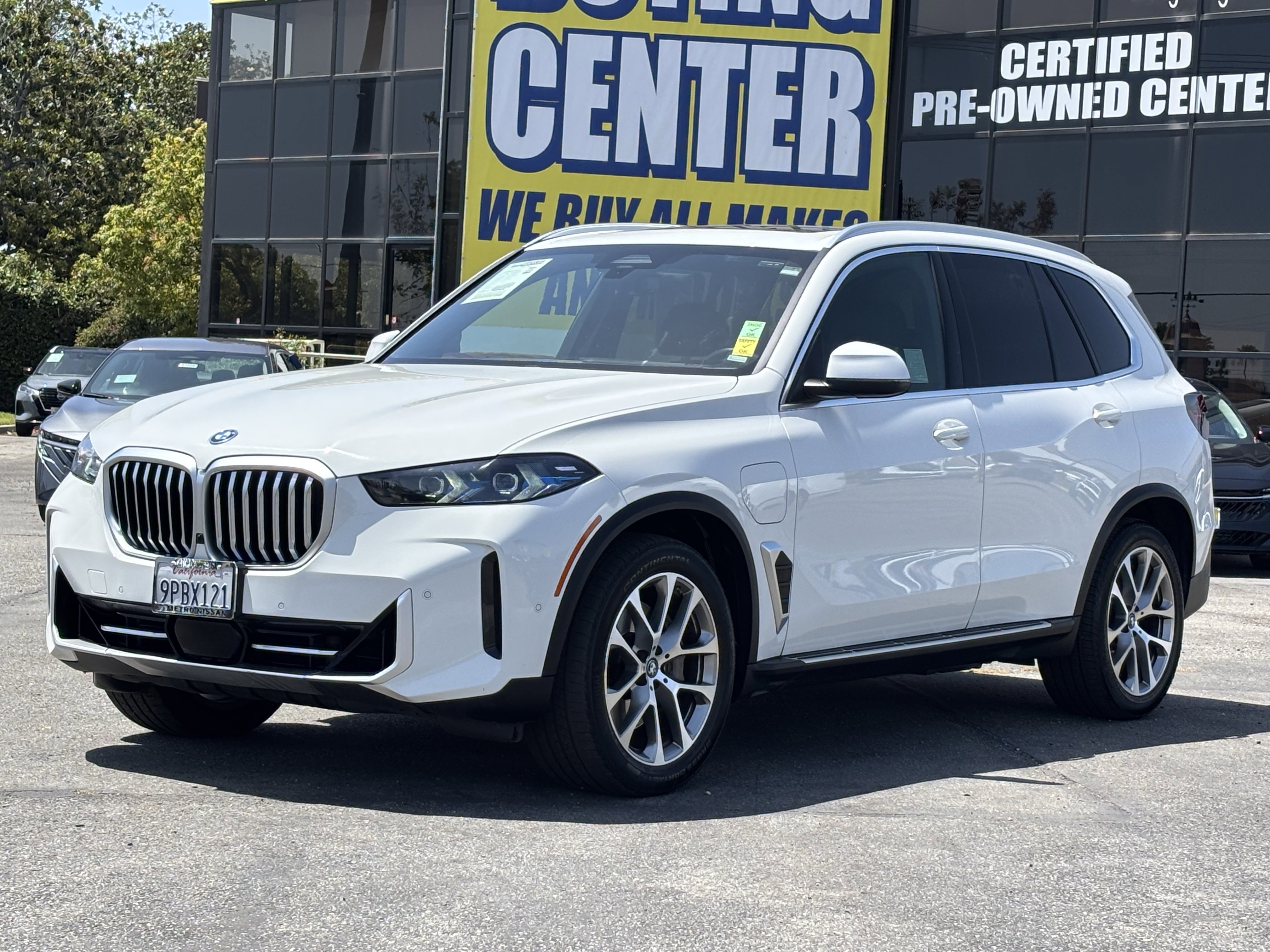 Used 2025 BMW X5 xDrive50e AWD/4WD image 7