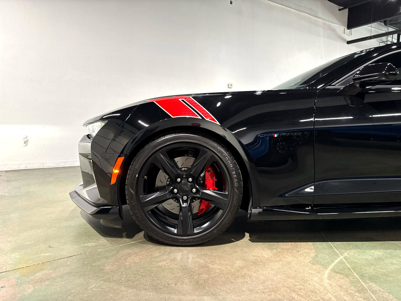 Used 2018 Chevrolet Camaro SS w/ LPO, Ground Effects Package image 3