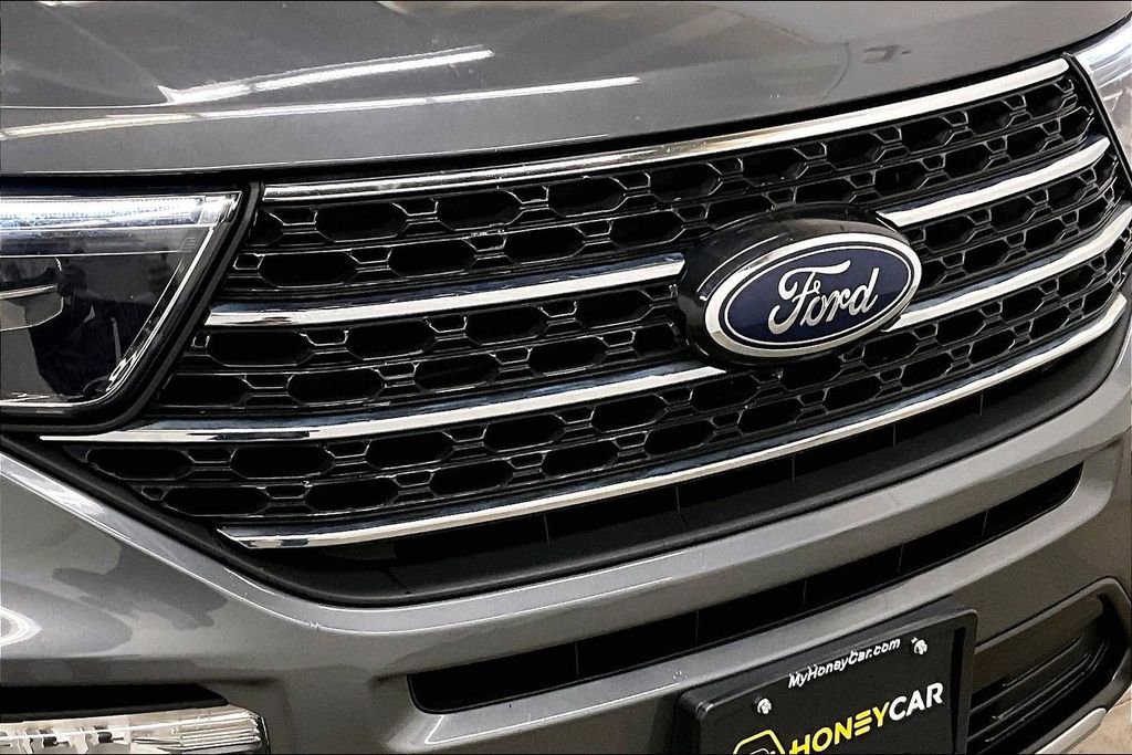 Used 2023 Ford Explorer XLT w/ Equipment Group 202A image 32