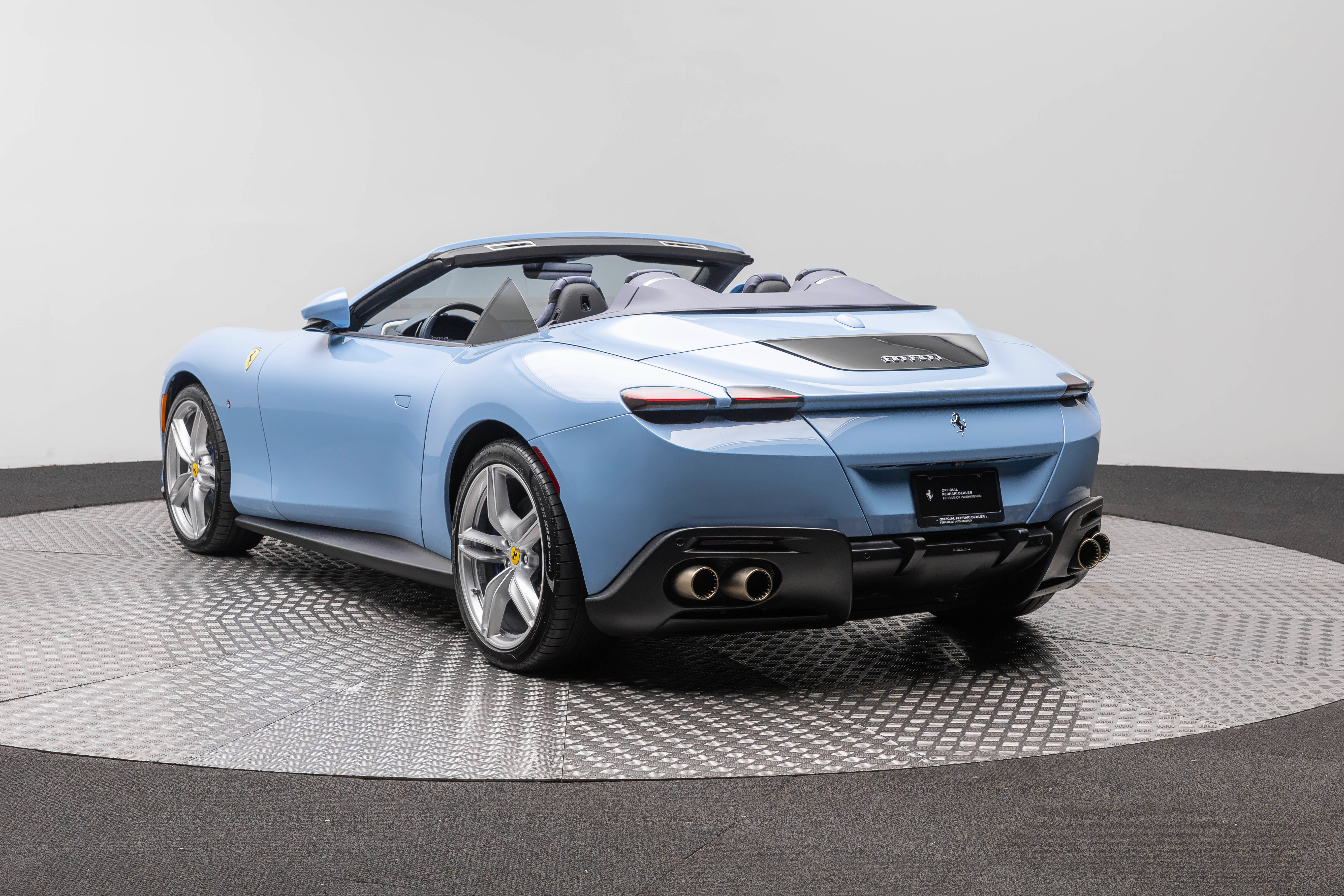 Certified 2025 Ferrari Roma Spider RWD image 3