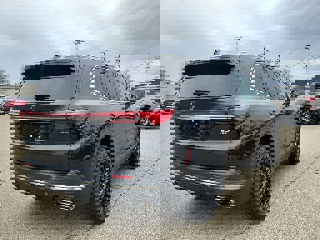 Used 2026 Buick Enclave Preferred w/ Power Package image 4