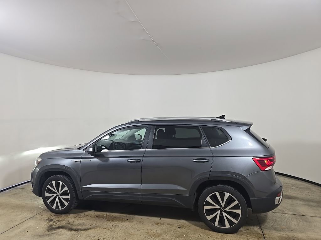 Used 2022 Volkswagen Taos SE image 4