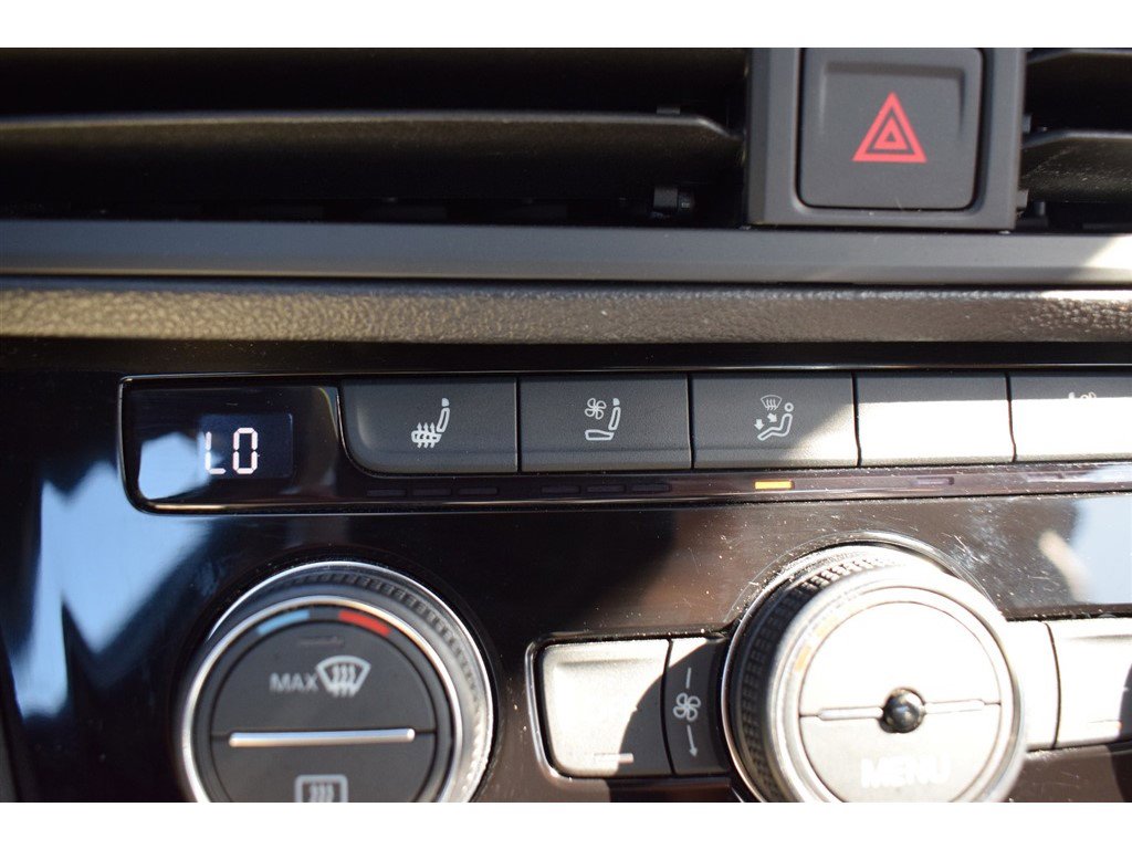 Used 2023 Volkswagen Jetta SEL image 37