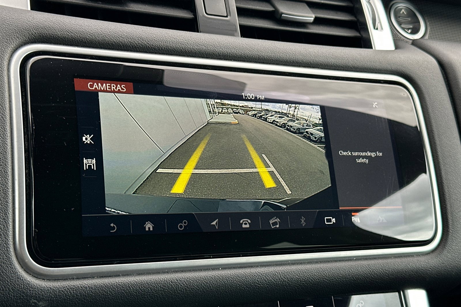 Used 2018 Land Rover Range Rover Sport SE image 23