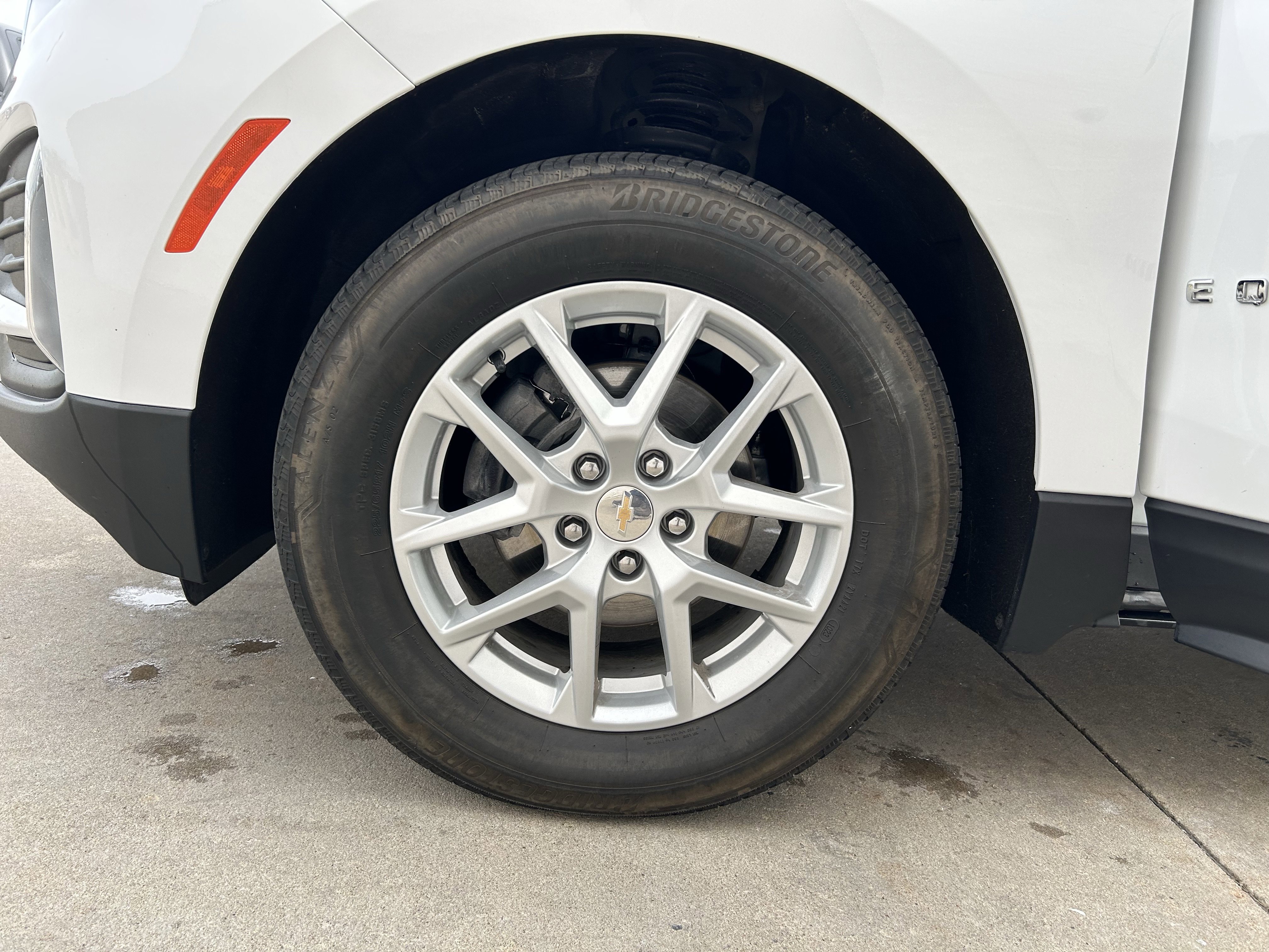 Used 2023 Chevrolet Equinox LT w/ Driver Convenience Package image 11