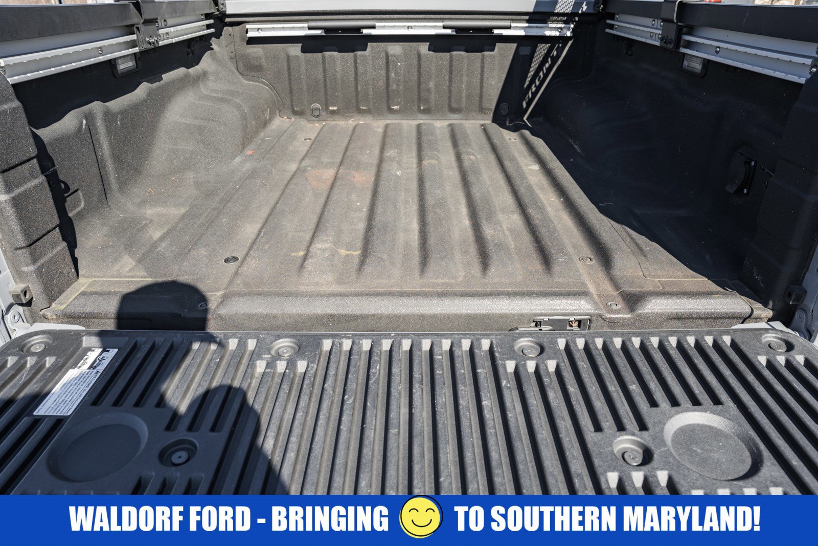 Used 2023 Nissan Frontier PRO-4X w/ Pro Convenience Package image 9