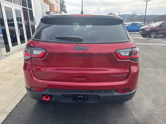 Used 2025 Jeep Compass Trailhawk w/ Trailhawk Elite Group AWD/4WD image 5