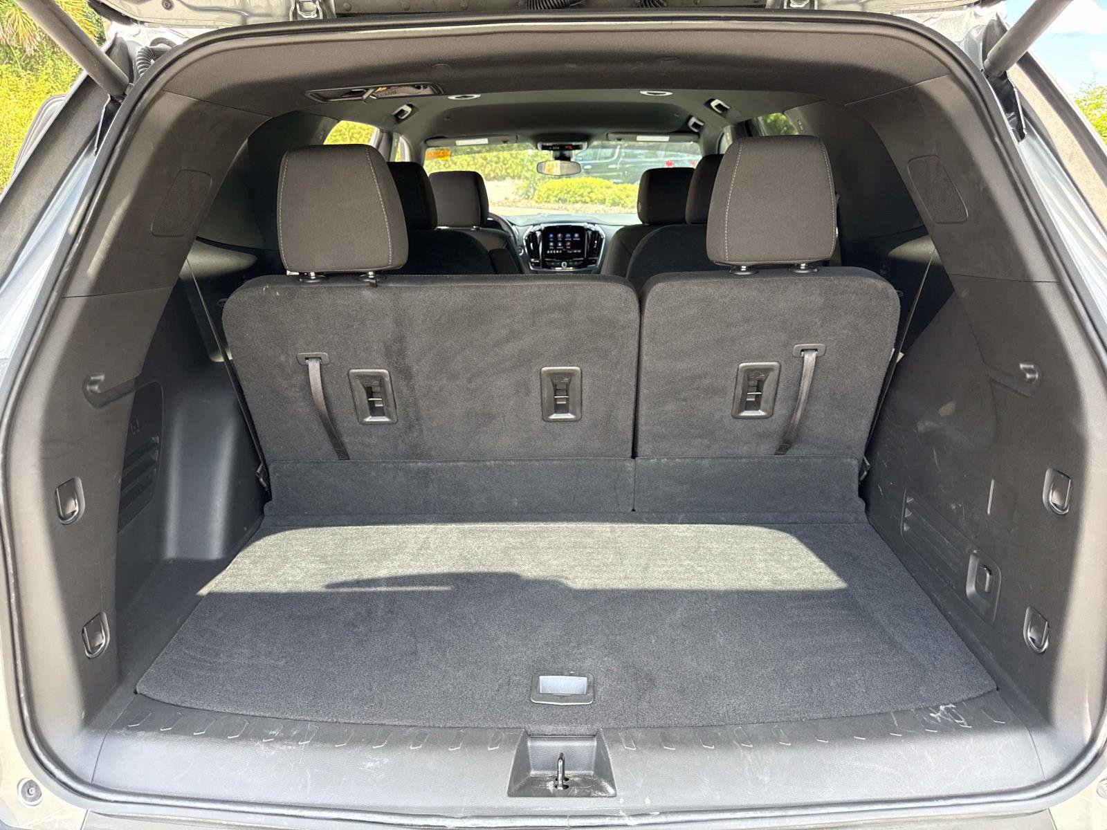 Used 2023 Chevrolet Traverse LT image 32