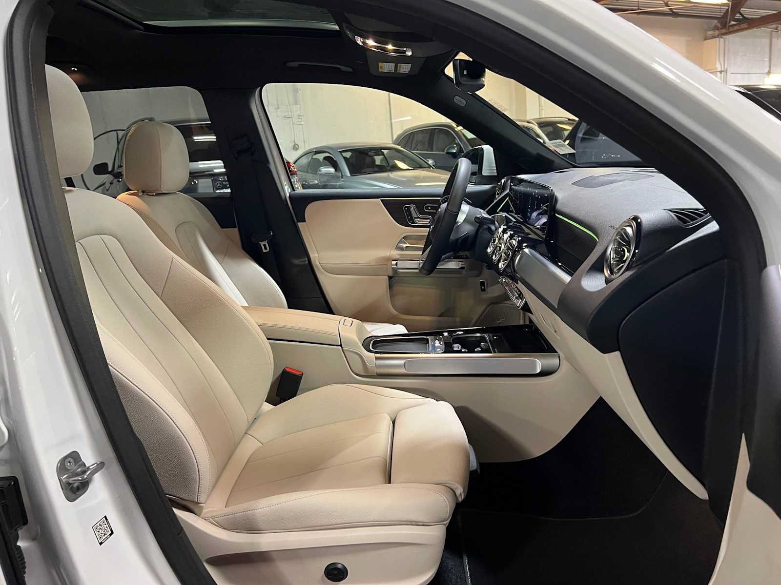 Used 2026 Mercedes-Benz GLB 250 4MATIC image 12