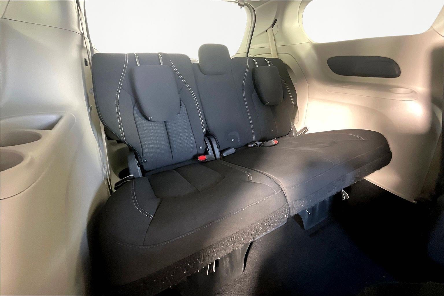 Used 2020 Chrysler Voyager LX w/ Cold Weather Group image 26