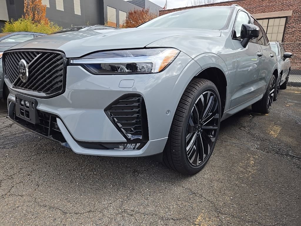 New 2026 Volvo XC60 B5 Ultra w/ Protection Package Premier image 2