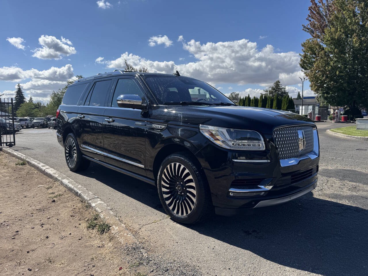 Used 2019 Lincoln Navigator L Black Label AWD/4WD image 3