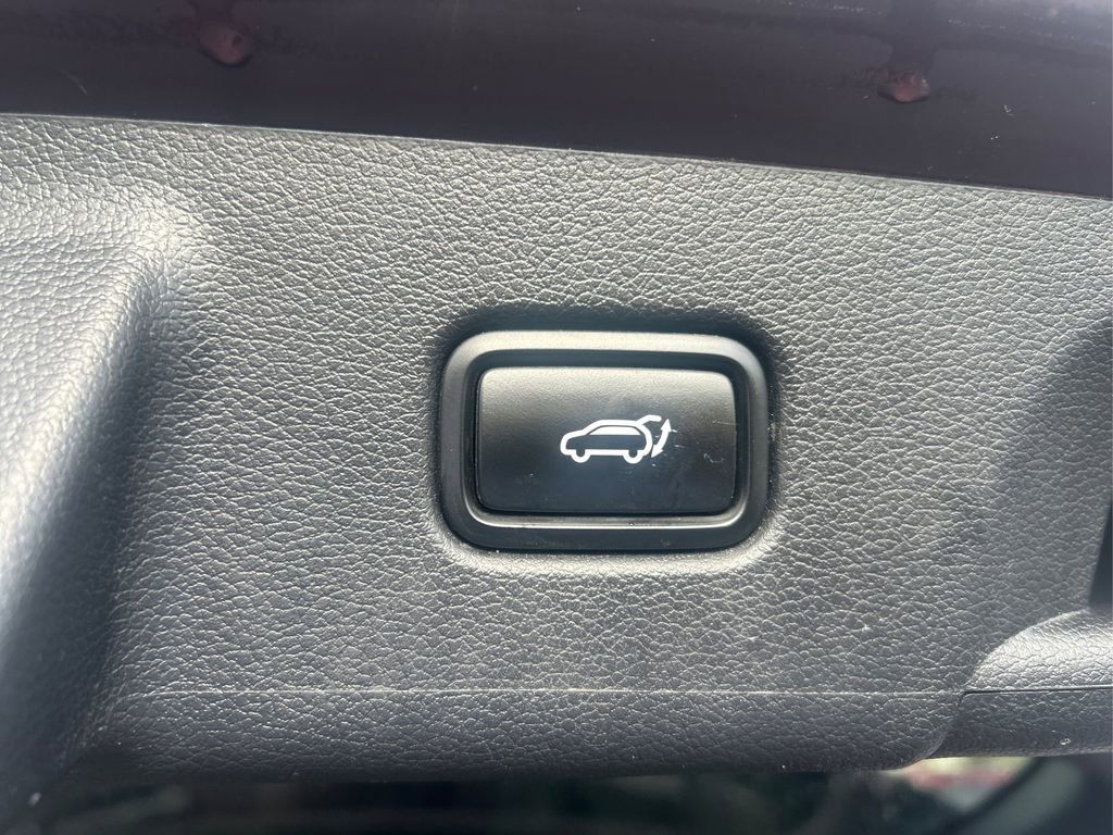 Used 2024 Hyundai Palisade Limited AWD/4WD image 25