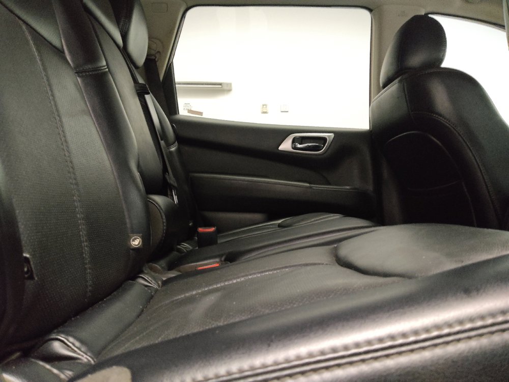 Used 2020 Nissan Pathfinder Platinum FWD image 19