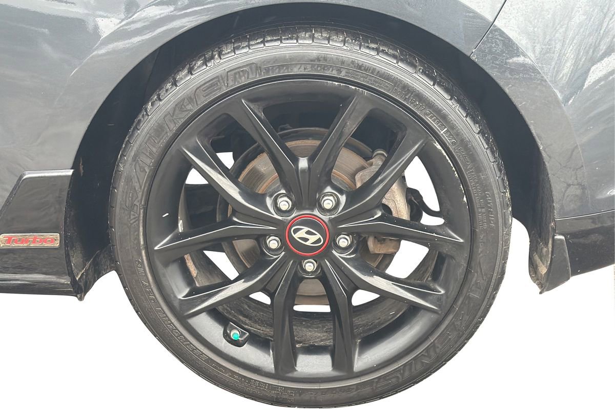 Used 2020 Hyundai Veloster Turbo R-Spec image 24