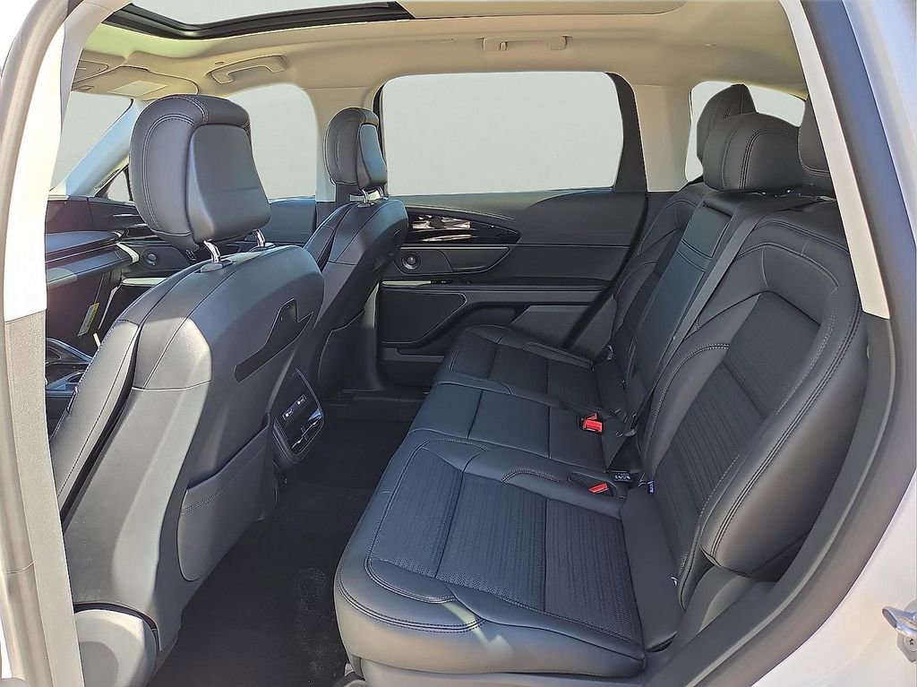 New 2026 Lincoln Nautilus Reserve AWD/4WD image 13