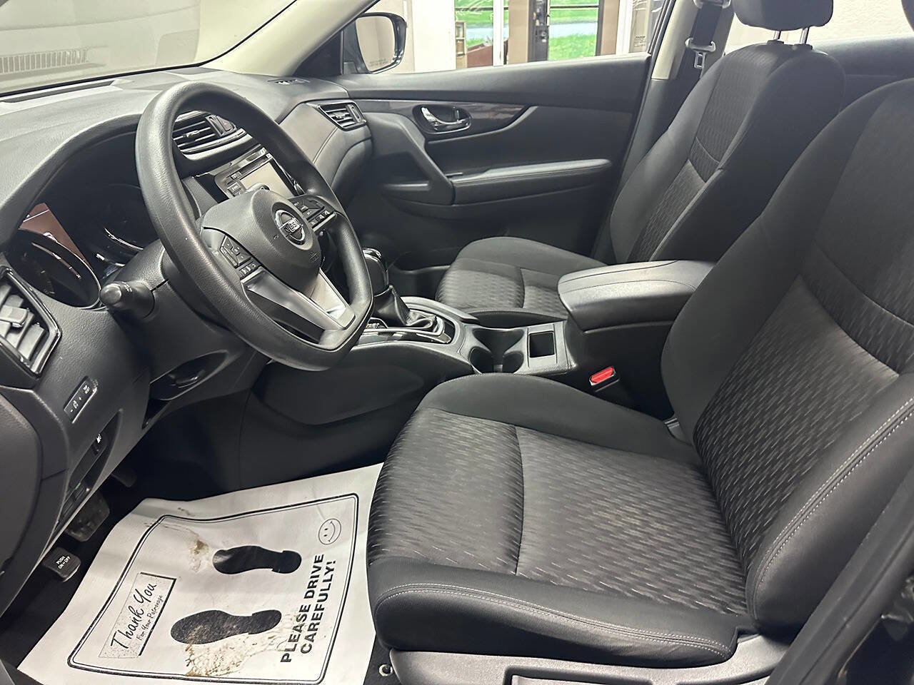 Used 2018 Nissan Rogue S image 17