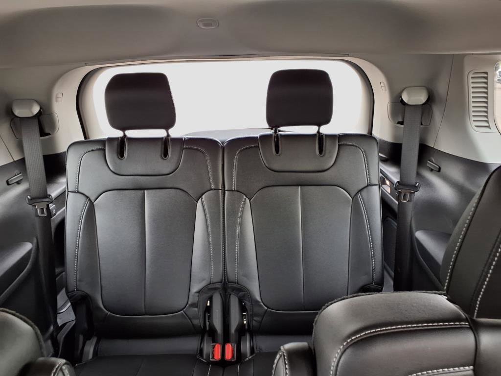 Used 2023 Jeep Grand Cherokee L Limited image 15