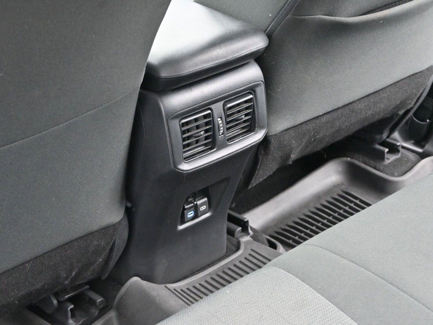 Used 2022 Toyota RAV4 XLE w/ Convenience Package image 33