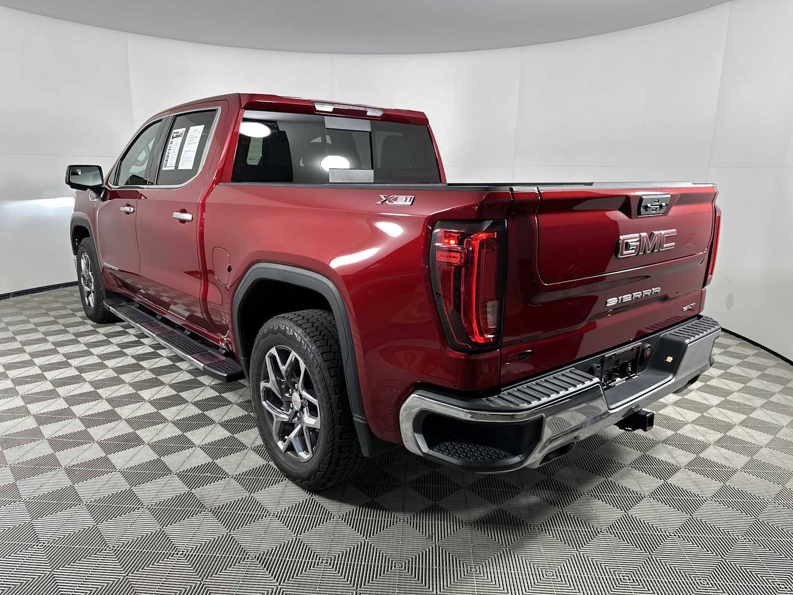 Used 2024 GMC Sierra 1500 SLT w/ SLT Premium Package image 6