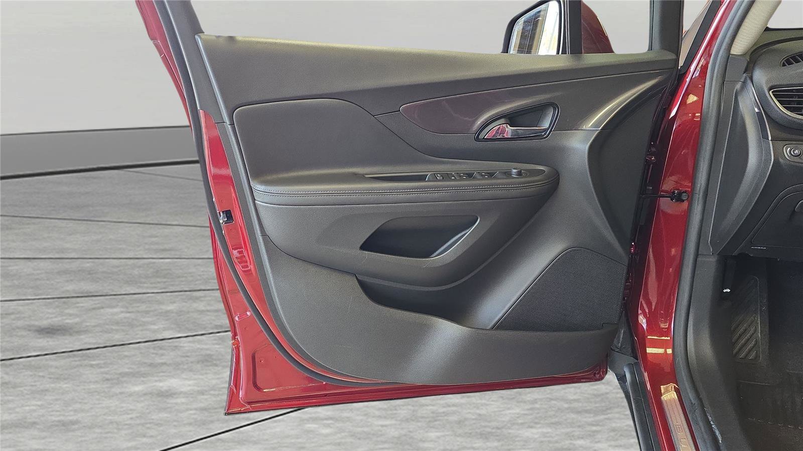 Used 2022 Buick Encore Preferred w/ Safety Package image 25