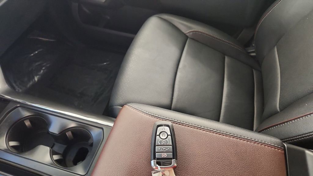 Certified 2022 Ford F150 Lariat w/ Equipment Group 502A High image 24