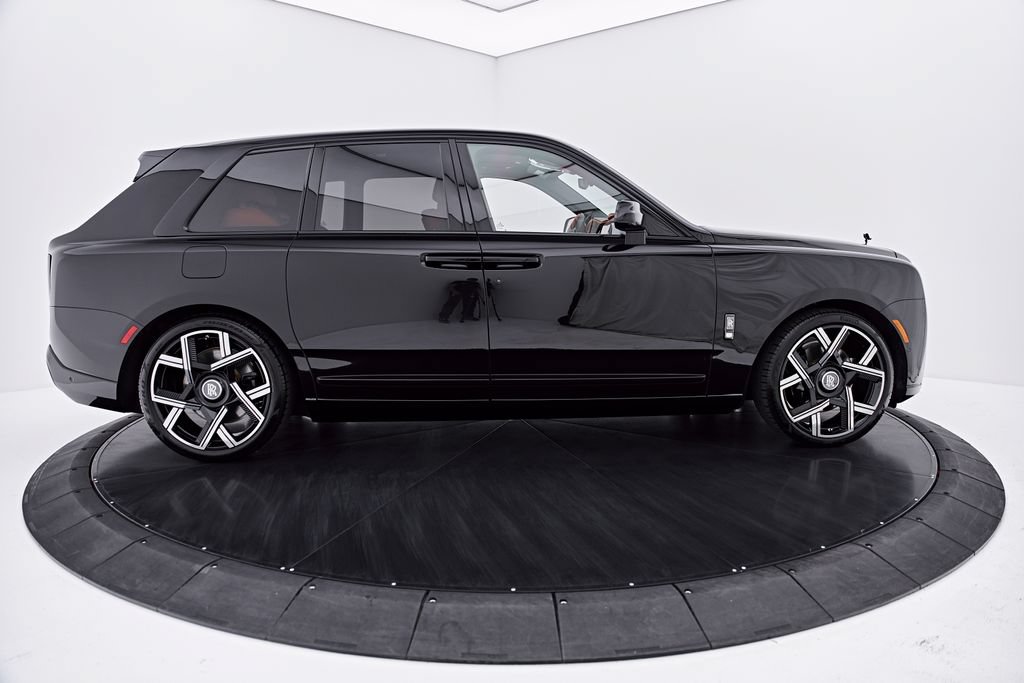 Used 2026 Rolls-Royce Cullinan Black Badge AWD/4WD image 16