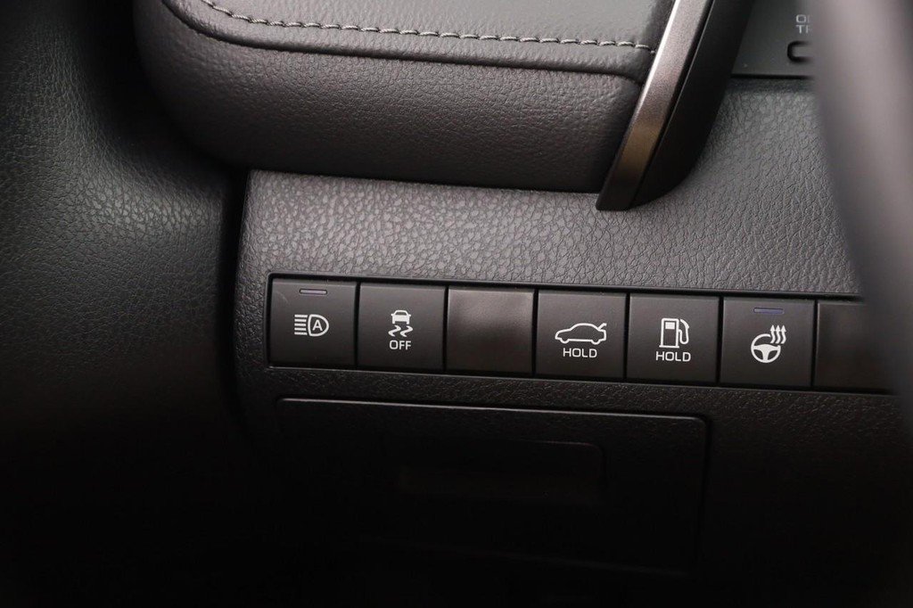 Used 2024 Toyota Camry XLE w/ Navigation Package AWD/4WD image 19