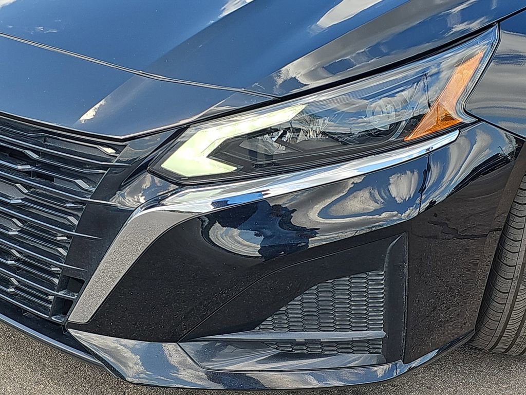 Used 2023 Nissan Altima 2.5 SV w/ SV Premium Package image 35