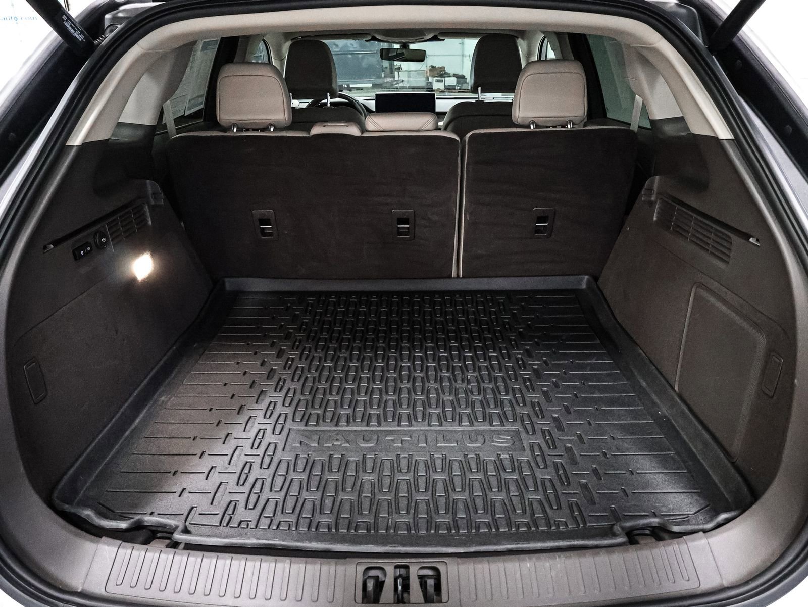 Certified 2022 Lincoln Nautilus AWD w/ Premium Package image 17