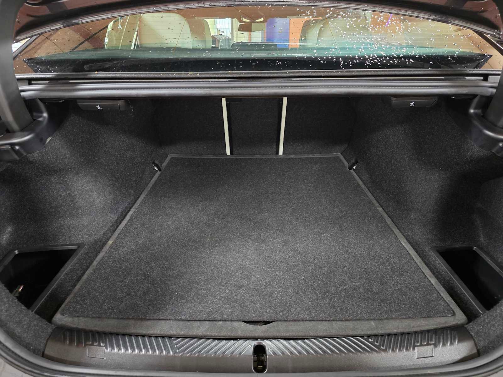 Used 2024 BMW 530i xDrive w/ Convenience Package image 33