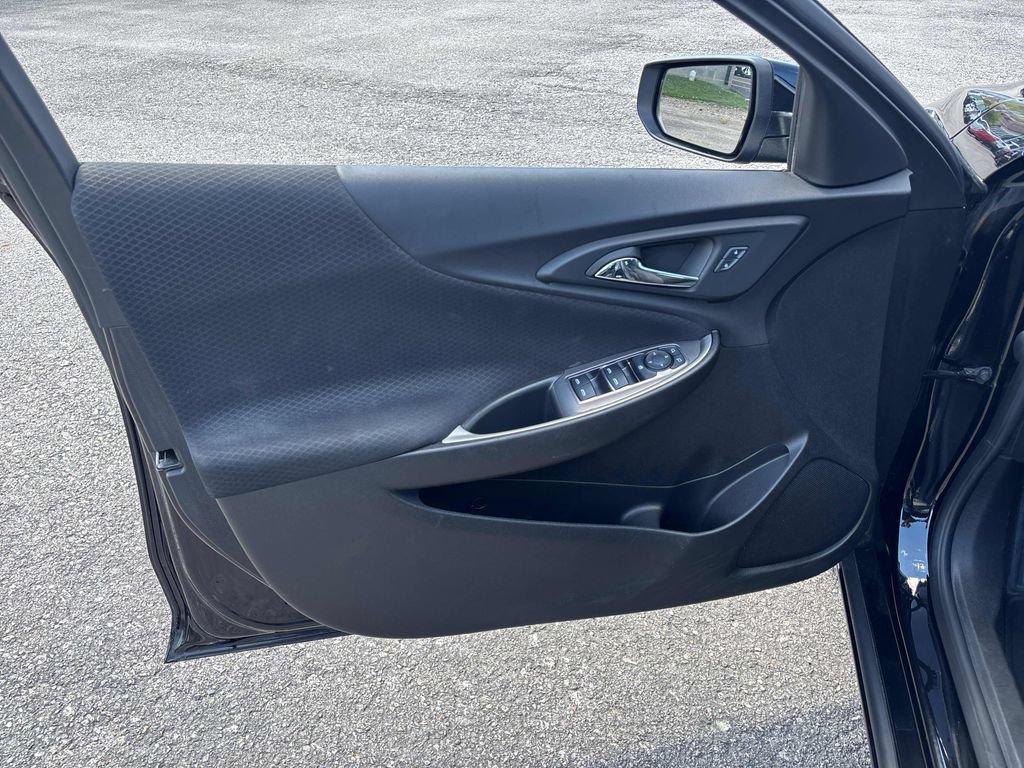 Used 2025 Chevrolet Malibu LT FWD image 9