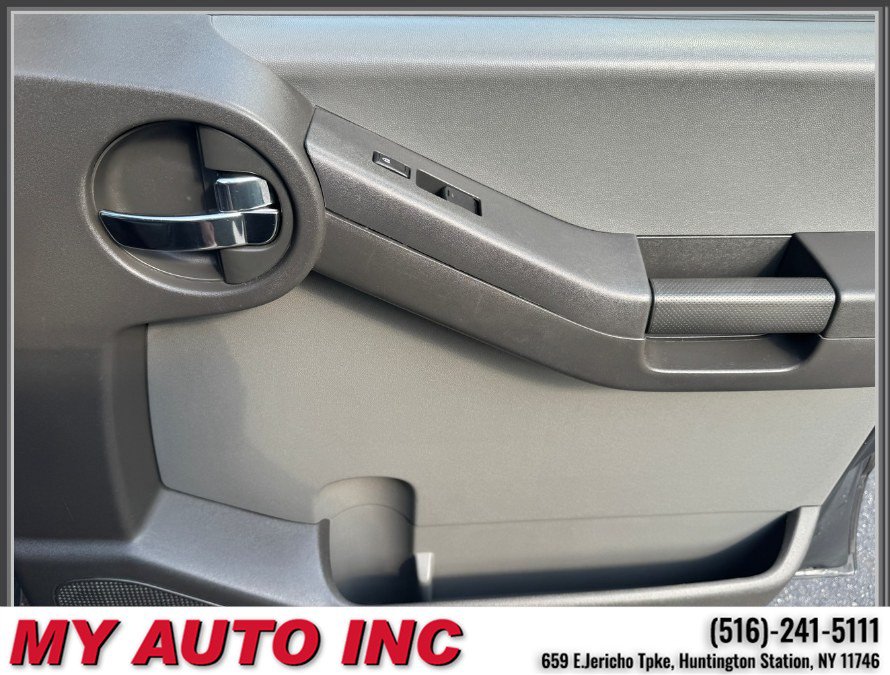 Used 2013 Nissan Xterra S AWD/4WD image 26