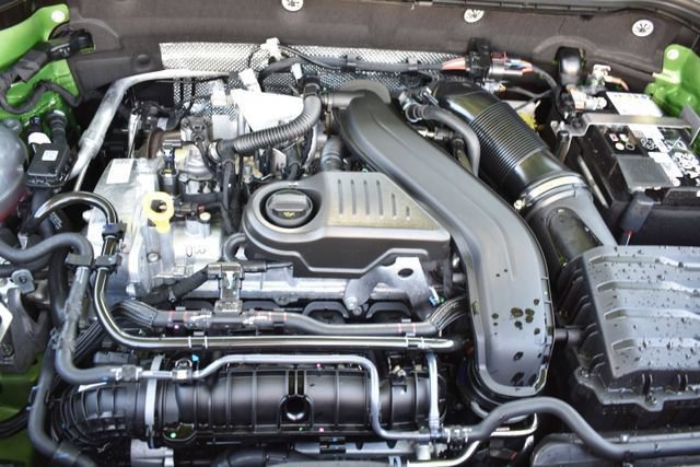Used 2025 Volkswagen Taos SE FWD image 32