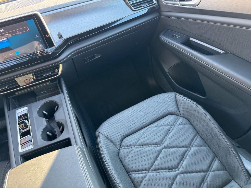 Used 2024 Volkswagen Atlas Cross Sport SE image 15