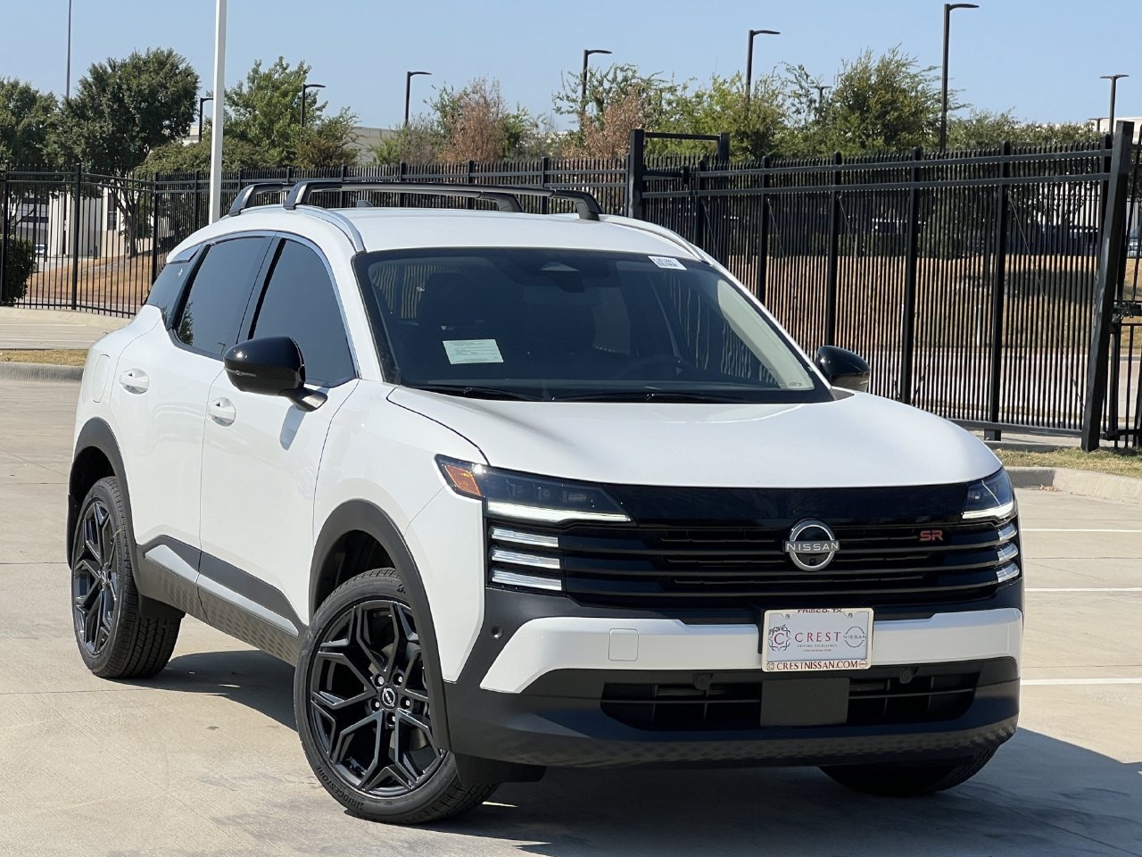 New 2027 Nissan Kicks SR FWD image 1