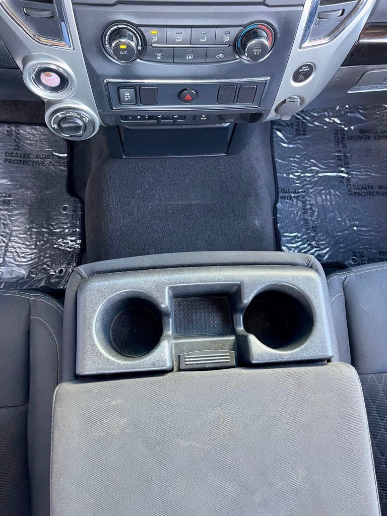 Used 2017 Nissan Titan SV AWD/4WD image 38