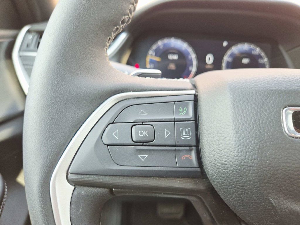 New 2025 Jeep Grand Cherokee Laredo X w/ Luxury Tech Group I AWD/4WD image 20