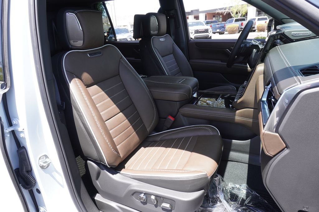 New 2026 GMC Yukon XL Denali Ultimate AWD/4WD image 13