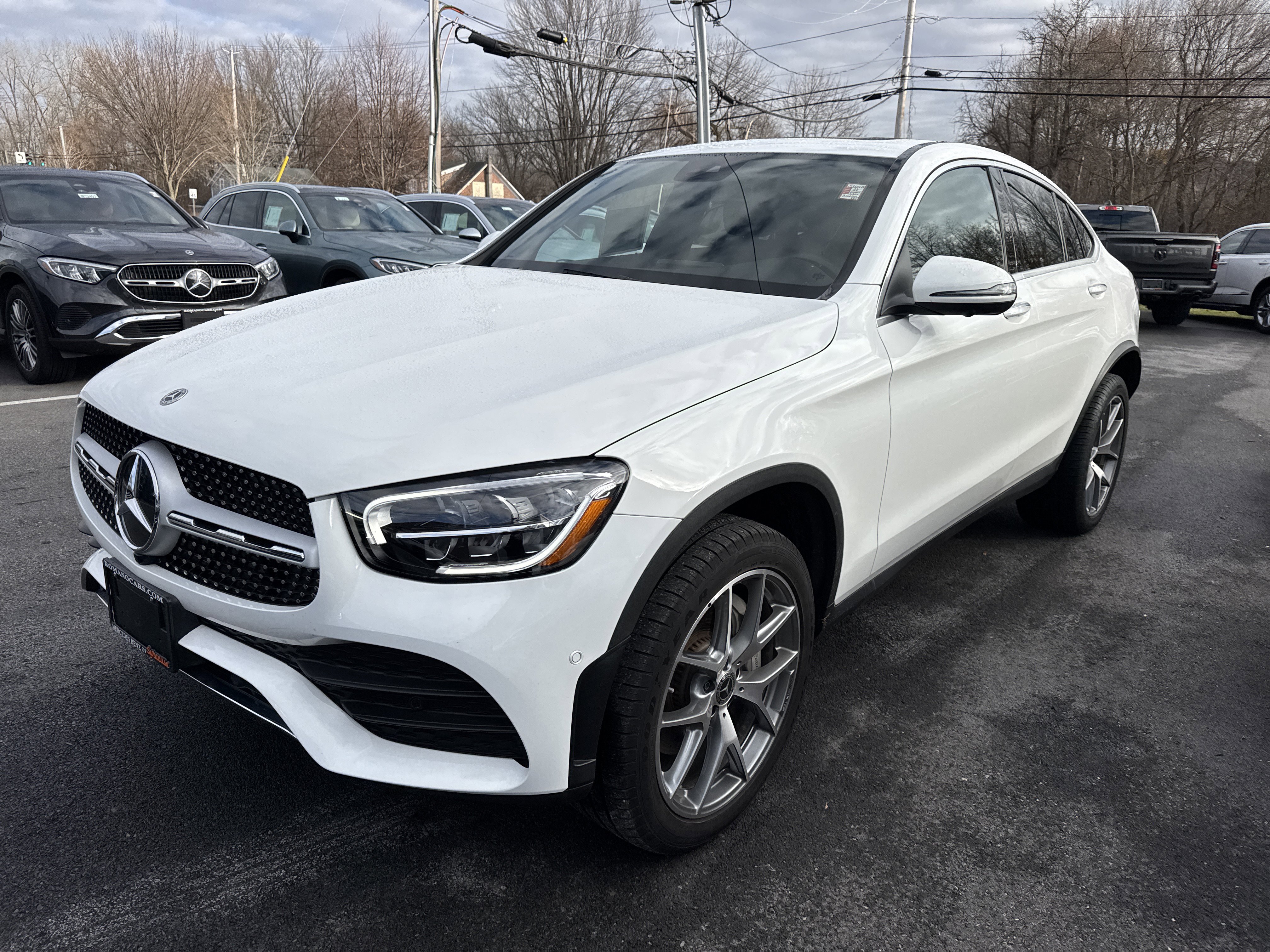 Used 2023 Mercedes-Benz GLC 300 4MATIC Coupe image 3