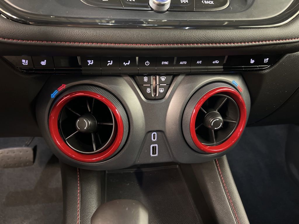 Used 2022 Chevrolet Blazer RS w/ Enhanced Convenience Package AWD/4WD image 13