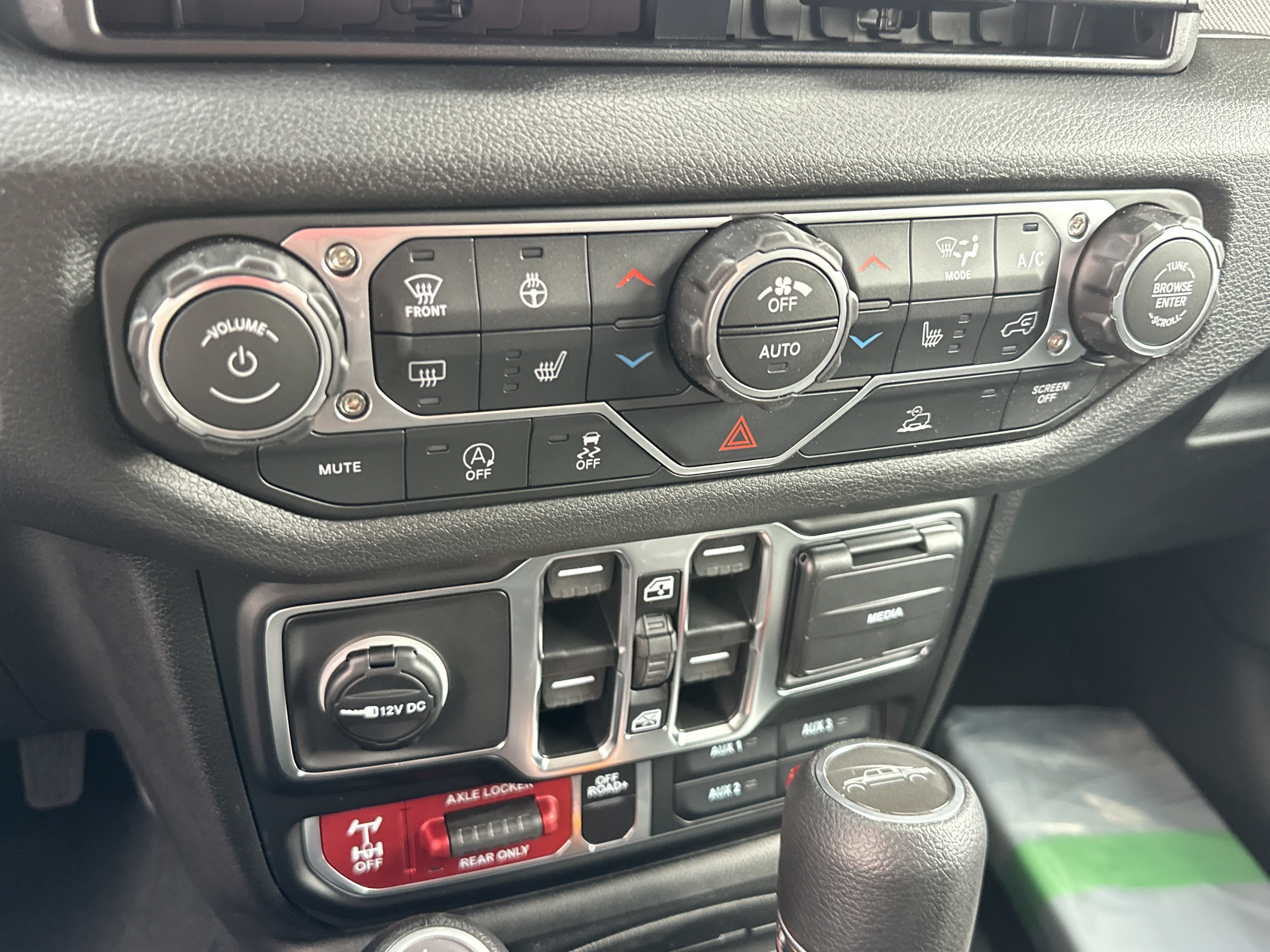 New 2026 Jeep Gladiator Sport AWD/4WD image 5