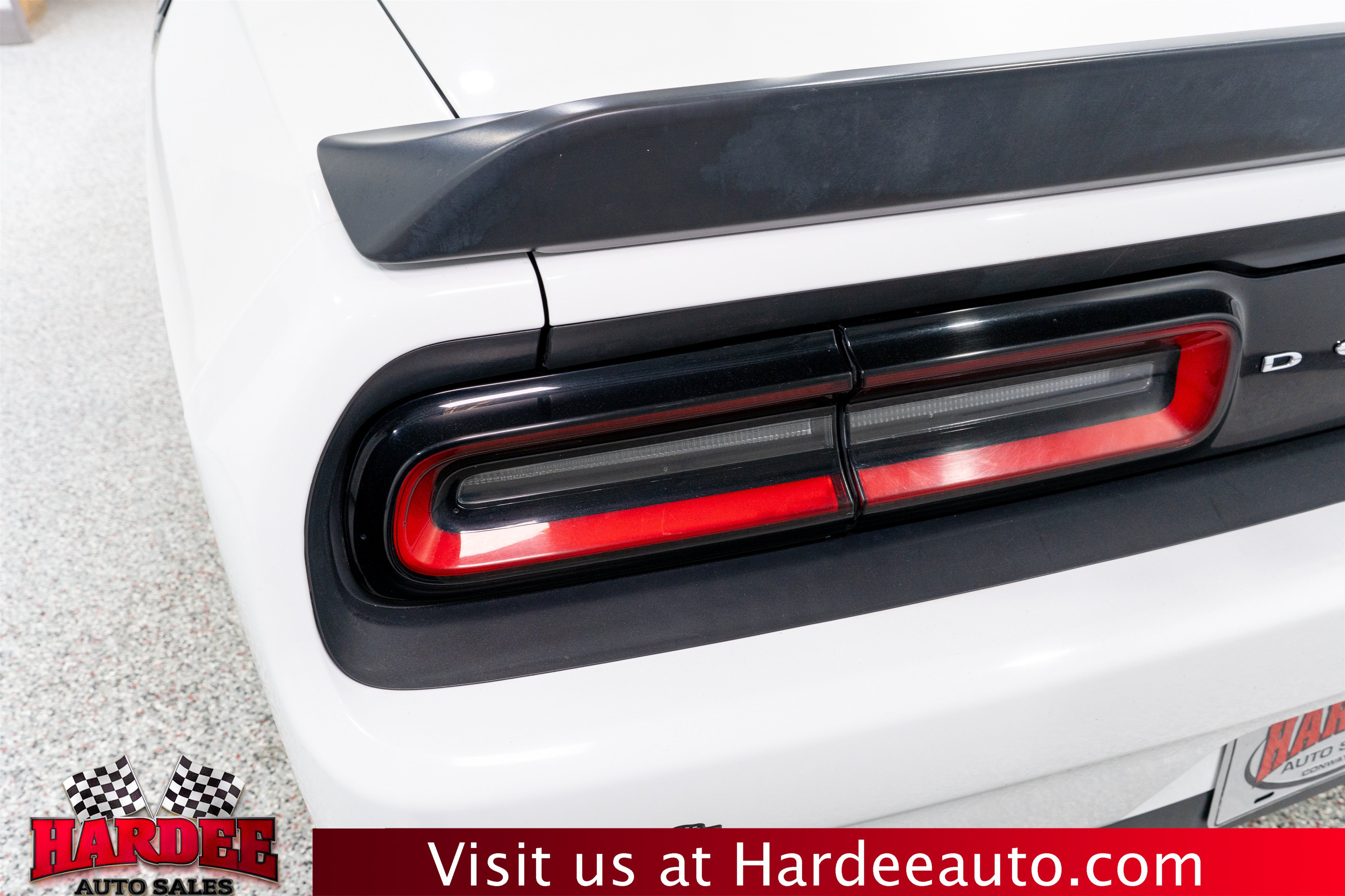 Used 2019 Dodge Challenger R/T w/ Driver Convenience Group RWD image 9