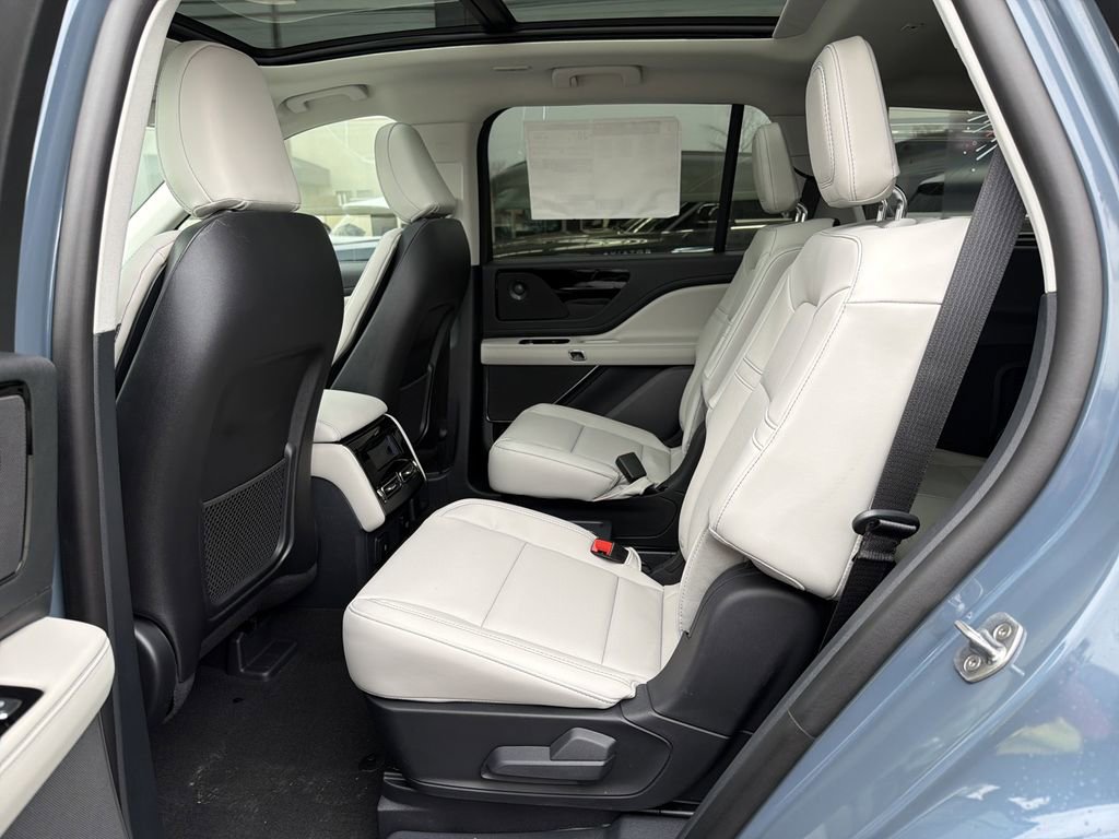 New 2026 Lincoln Aviator Premiere image 6
