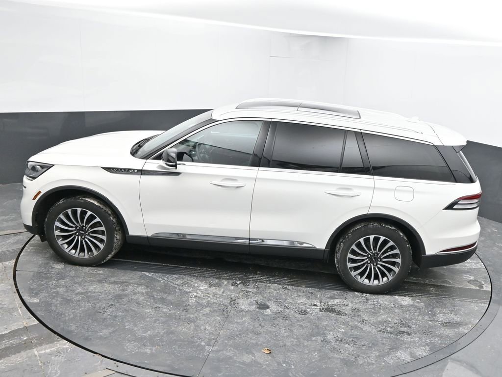Used 2023 Lincoln Aviator AWD w/ Premium Package image 41
